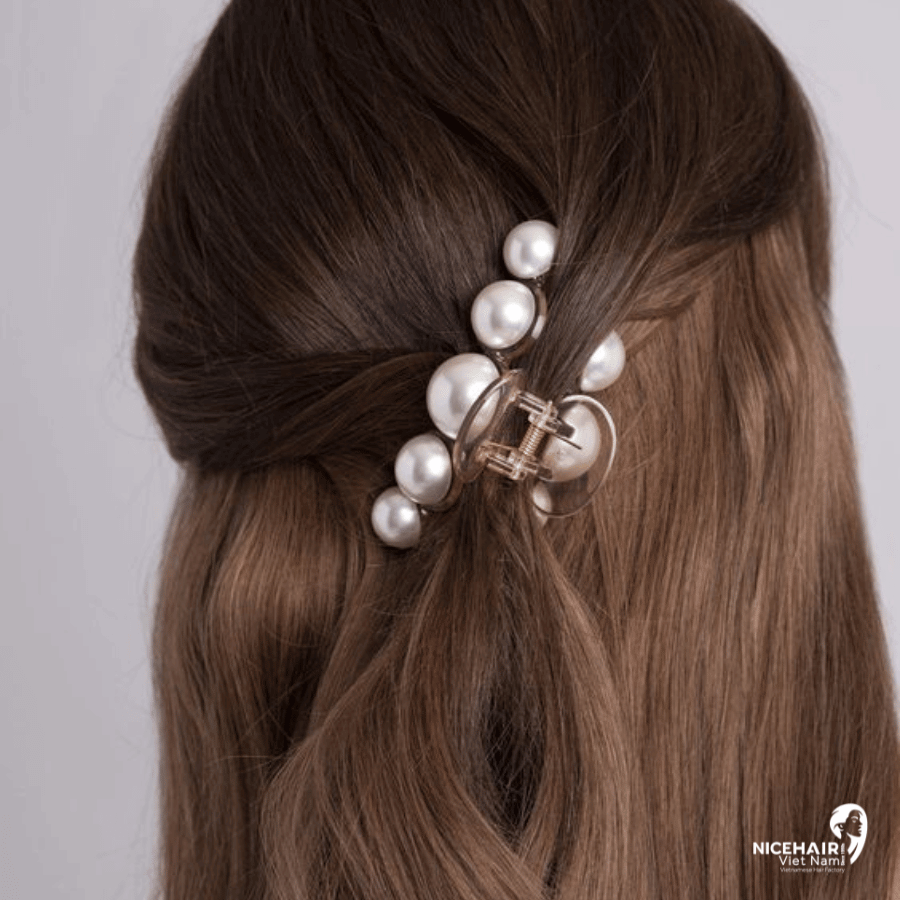 These style will elevate your braided hair, making it stand out, exuding femininity and drawing admiration
